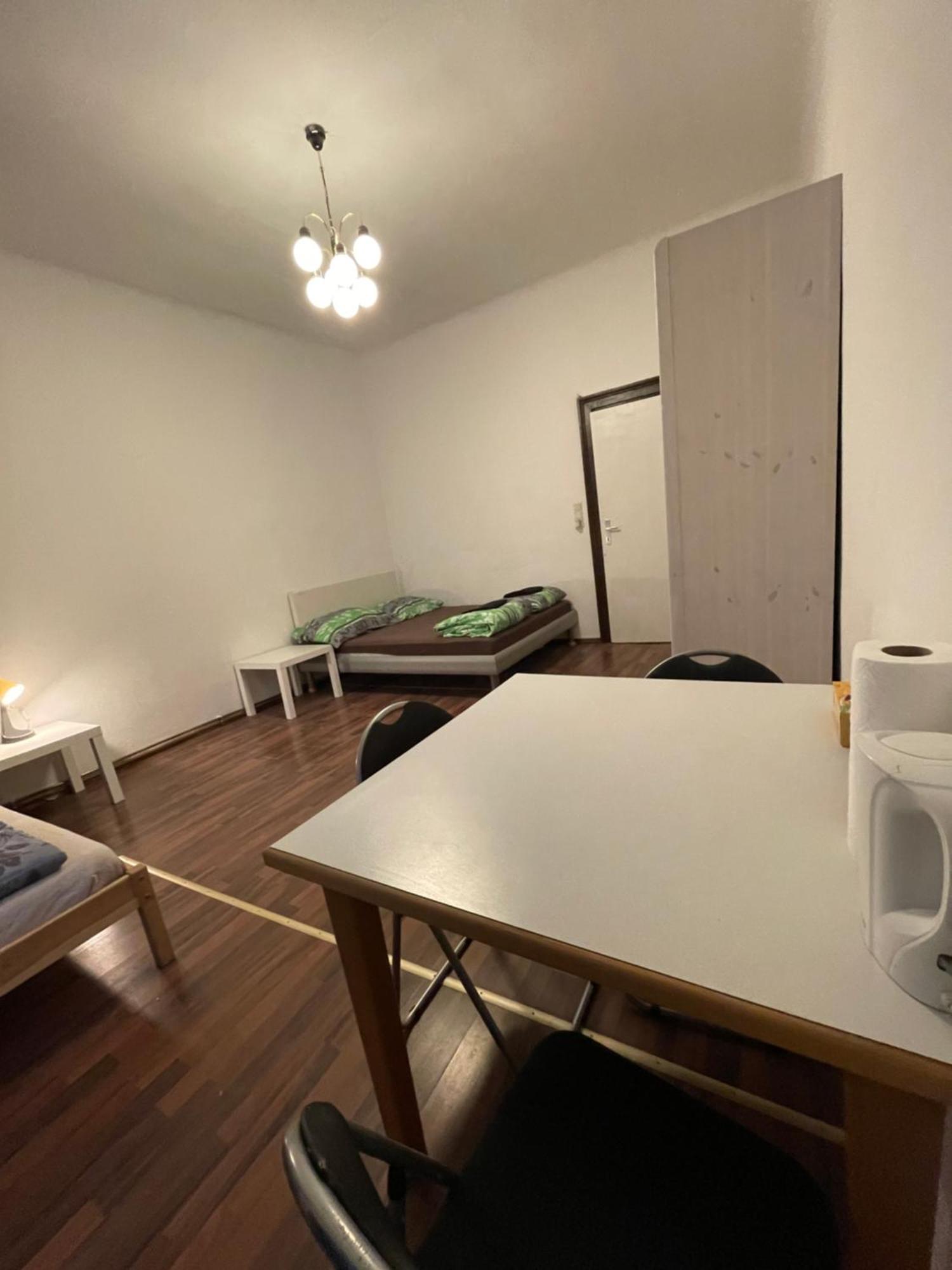 U6 Schoepfwerk Hostel 11 Вена Экстерьер фото
