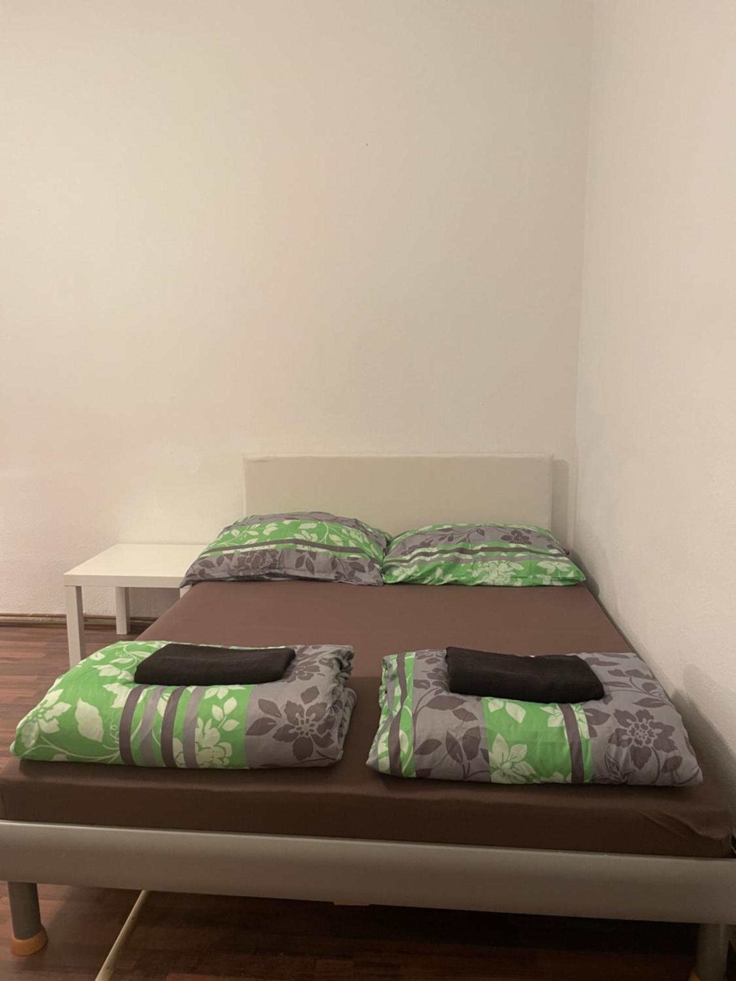 U6 Schoepfwerk Hostel 11 Вена Экстерьер фото