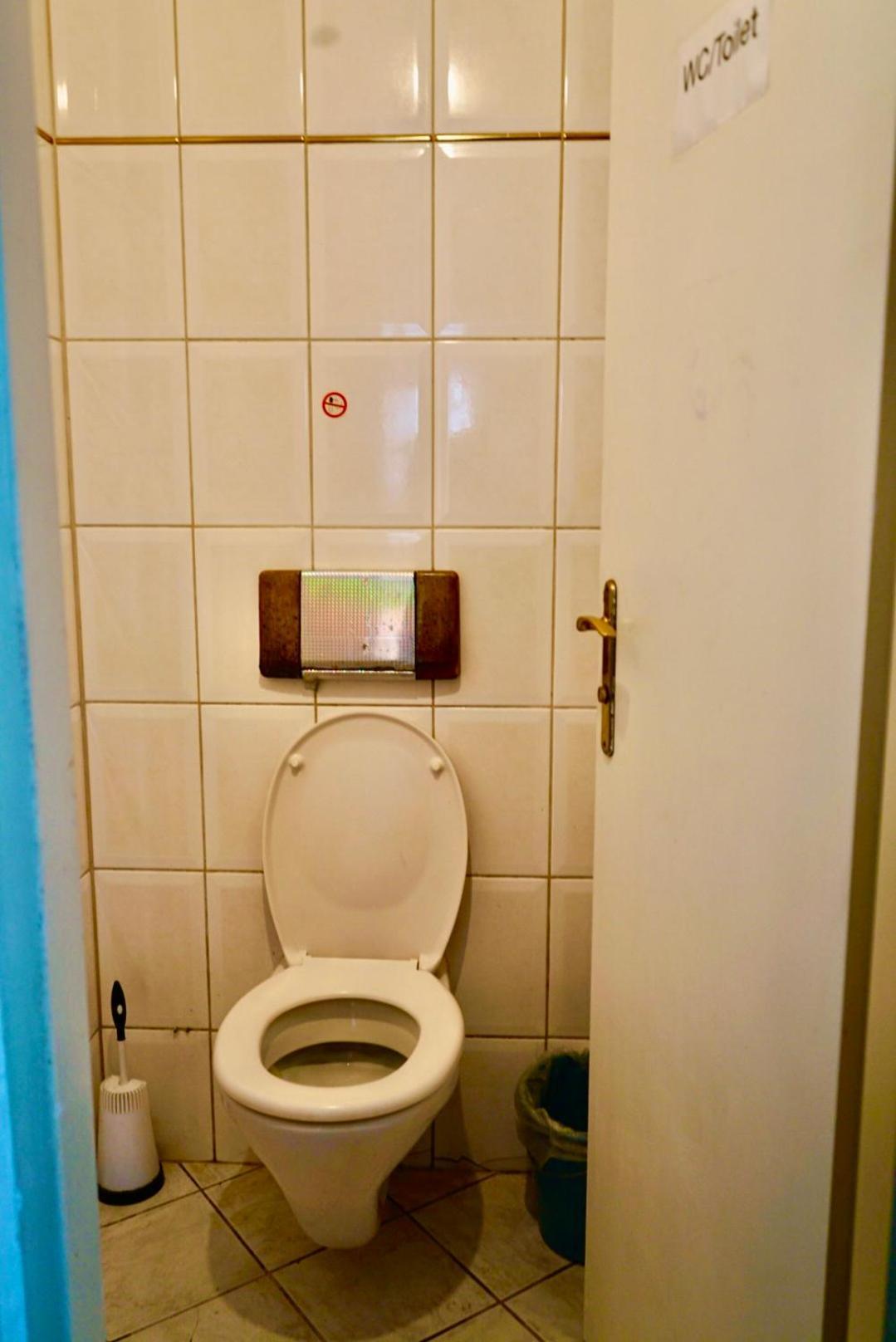 U6 Schoepfwerk Hostel 11 Вена Экстерьер фото