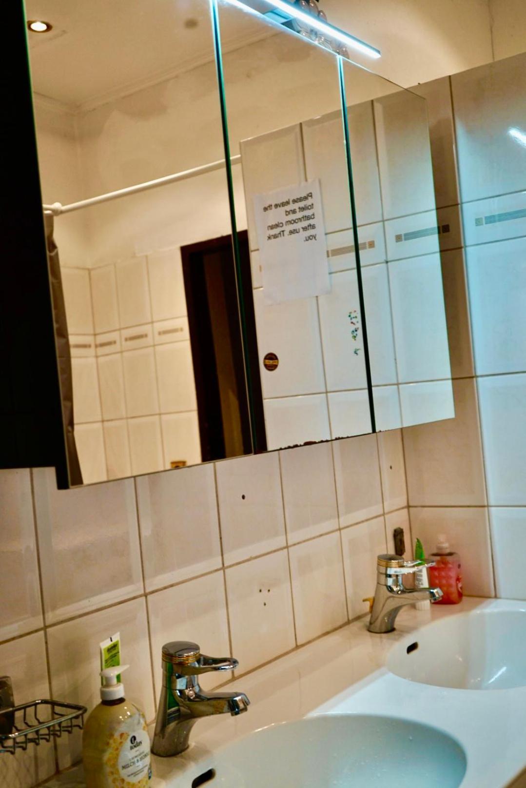U6 Schoepfwerk Hostel 11 Вена Экстерьер фото