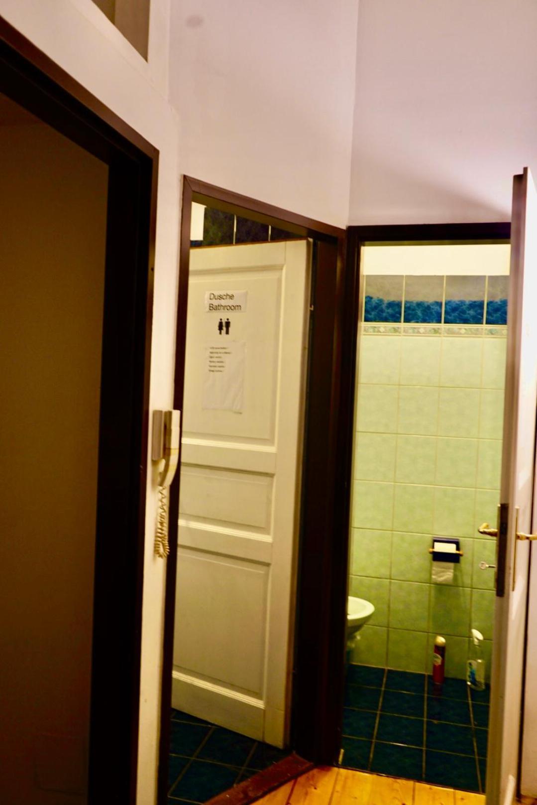 U6 Schoepfwerk Hostel 11 Вена Экстерьер фото
