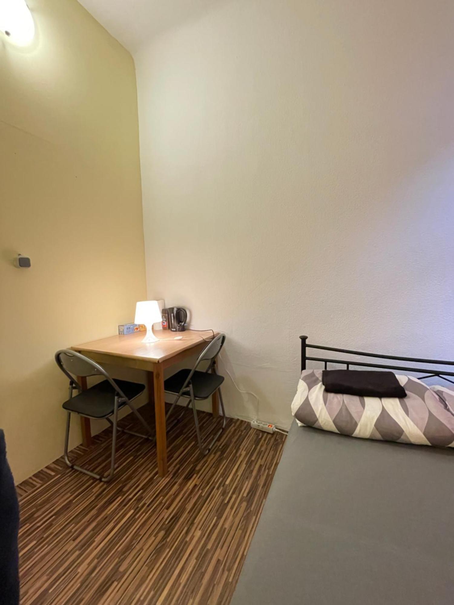 U6 Schoepfwerk Hostel 11 Вена Экстерьер фото