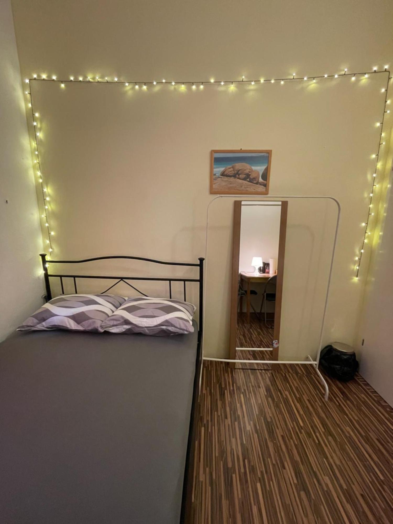 U6 Schoepfwerk Hostel 11 Вена Экстерьер фото