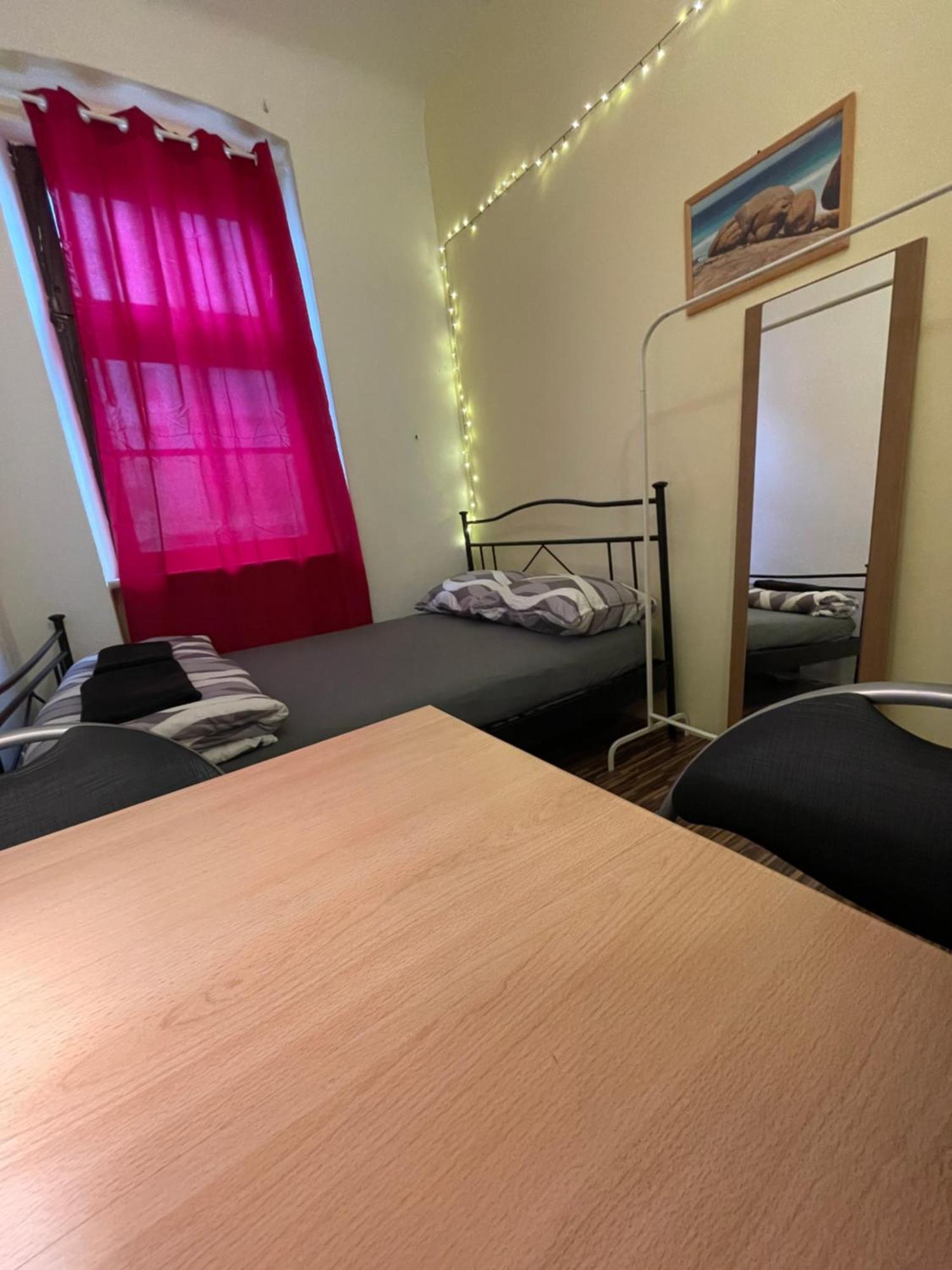 U6 Schoepfwerk Hostel 11 Вена Экстерьер фото
